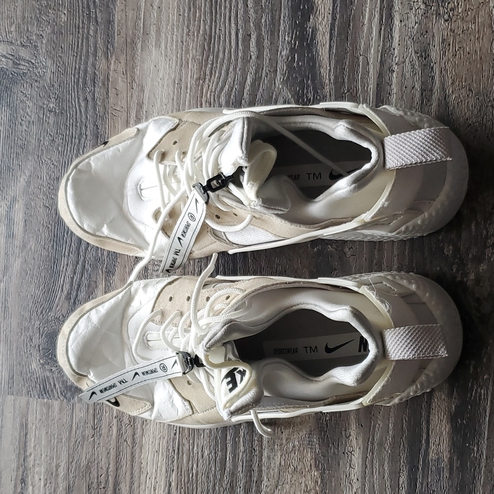 Nike Sneaker